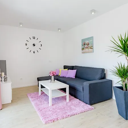 Apartment Sunny Days Milna (Brac)