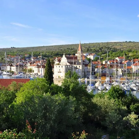 Apartment Sunny Days Milna (Brac)