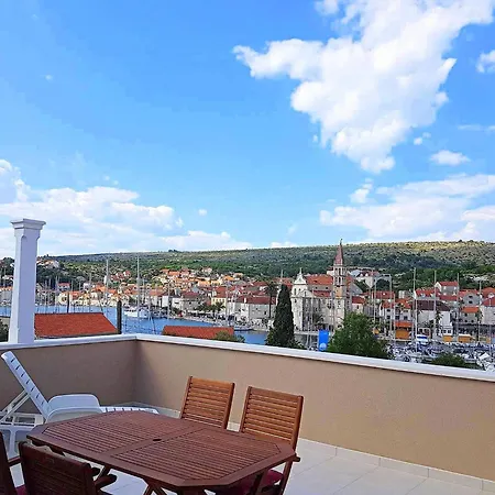 Sunny Days Milna (Brac)