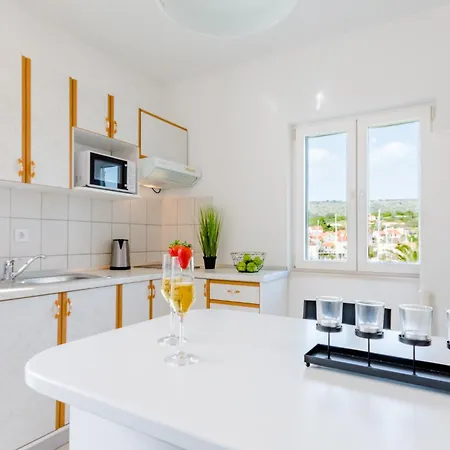 Sunny Days Apartment Milna (Brac)