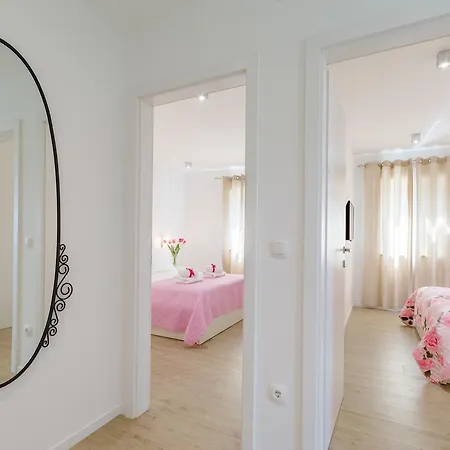 Apartment Sunny Days Milna (Brac)